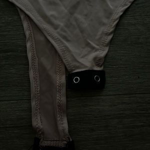 Mauve Long Sleeve Bodysuit
92% polyester